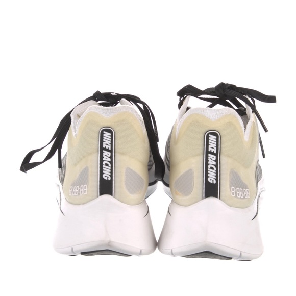 Nike - Picture 3 of 5